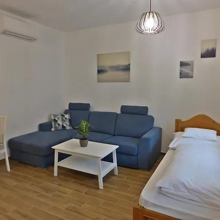 Berki Apartman Kormend Exterior photo